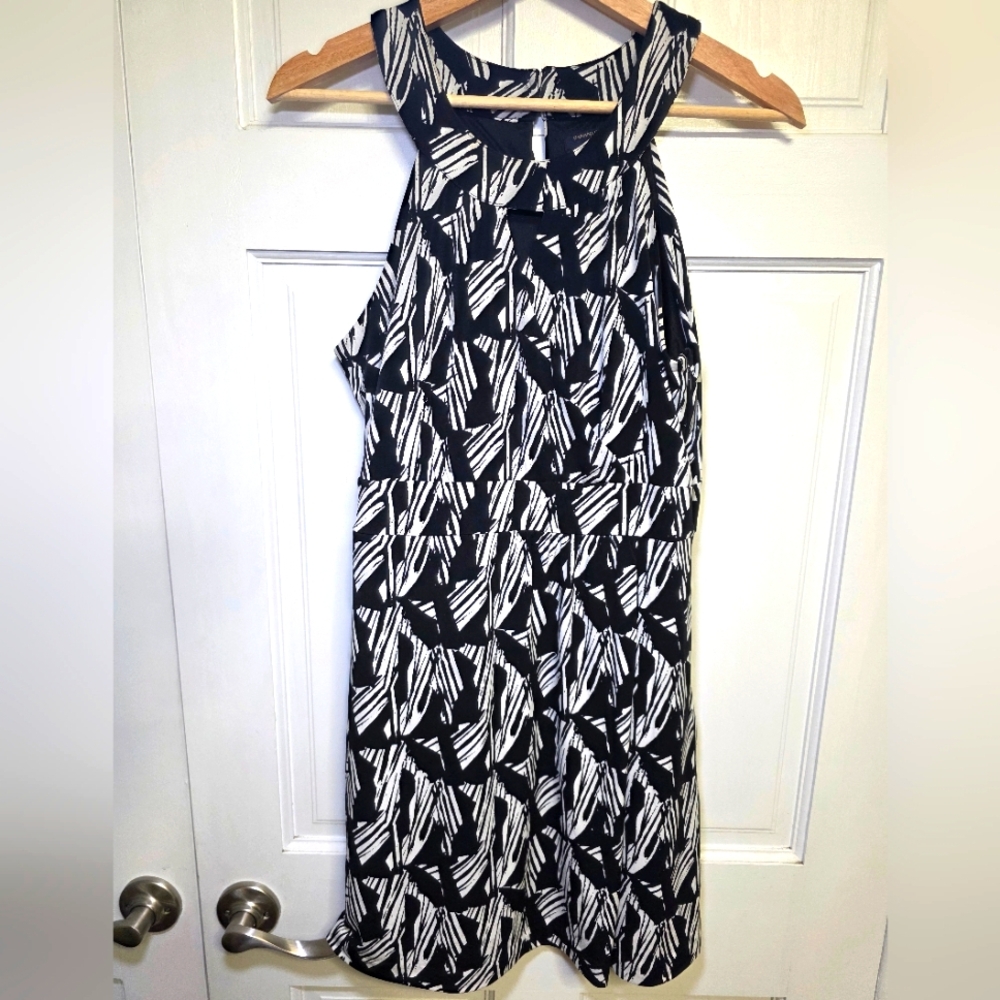 Banana Republic Sleeveless Black & White Side Zip Dress- Size 10P